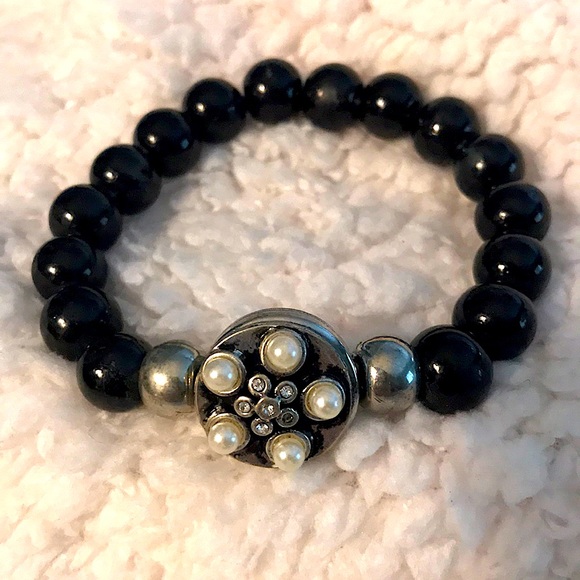 🛑🛑Black Bead Snap Button Stretch Bead Bracelet with Pearl and Crystal Snap✨ - Picture 4 of 5